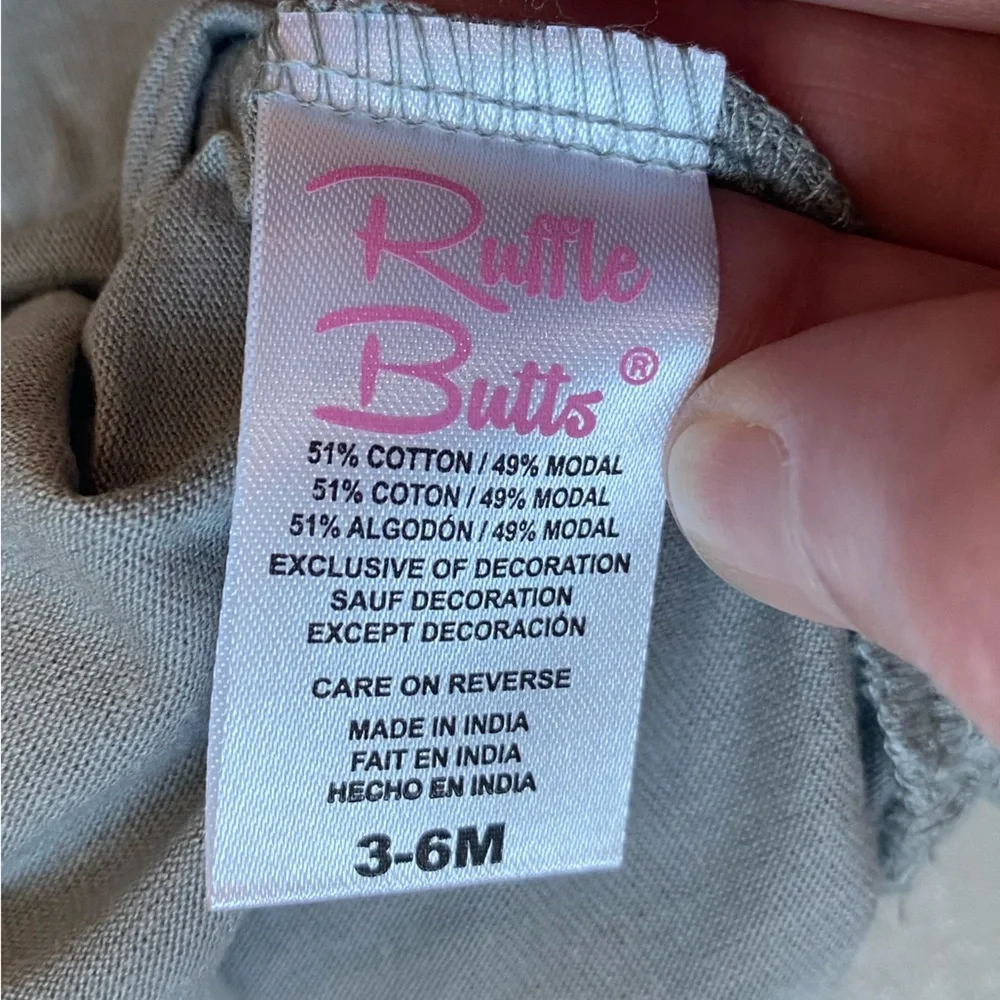 NWT RuffleButts Gray Long Sleeve Basic Ruffle Layering Bodysuit, girls 3-6M